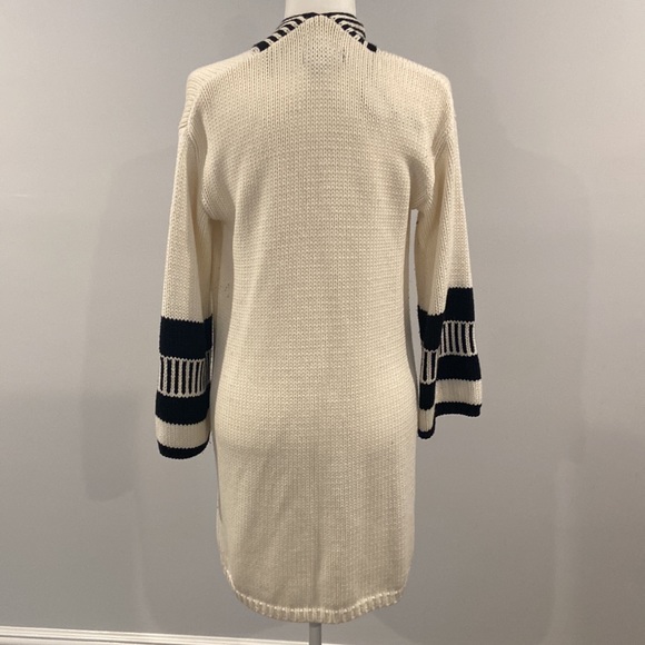 Forever 21 Cardigan - Picture 2 of 4